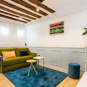 https://cmg-bhv-marais-rue-vieille-du-temple.fr-paris.fr
